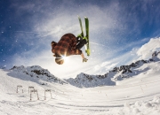 PG游戏APP-骑士爆冷步行者，字母哥成为关键先生，一场战术与意志的胜利